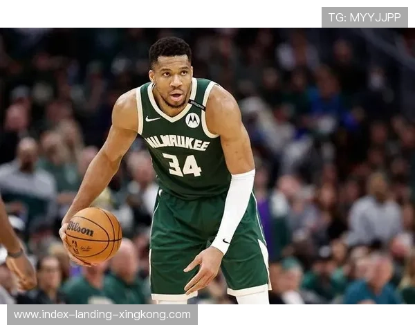 字母哥为小球员买下首双专业球鞋,细节暖爆社媒 字母哥为小球员买下首双专业球鞋,细节暖爆社媒