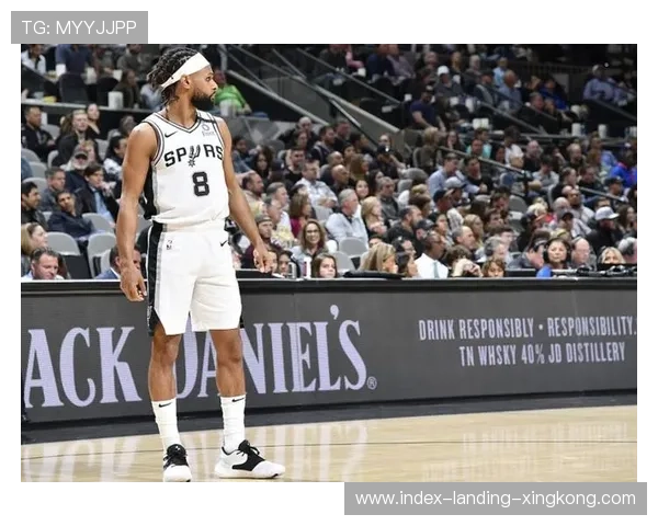 乔治接连抢分,洛杉矶牢牢掌控优势 乔治接连抢分,洛杉矶牢牢掌控优势