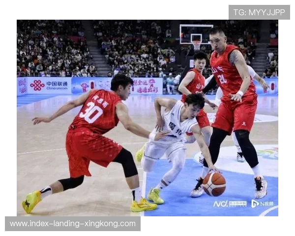 山东队突破上篮展现锋芒